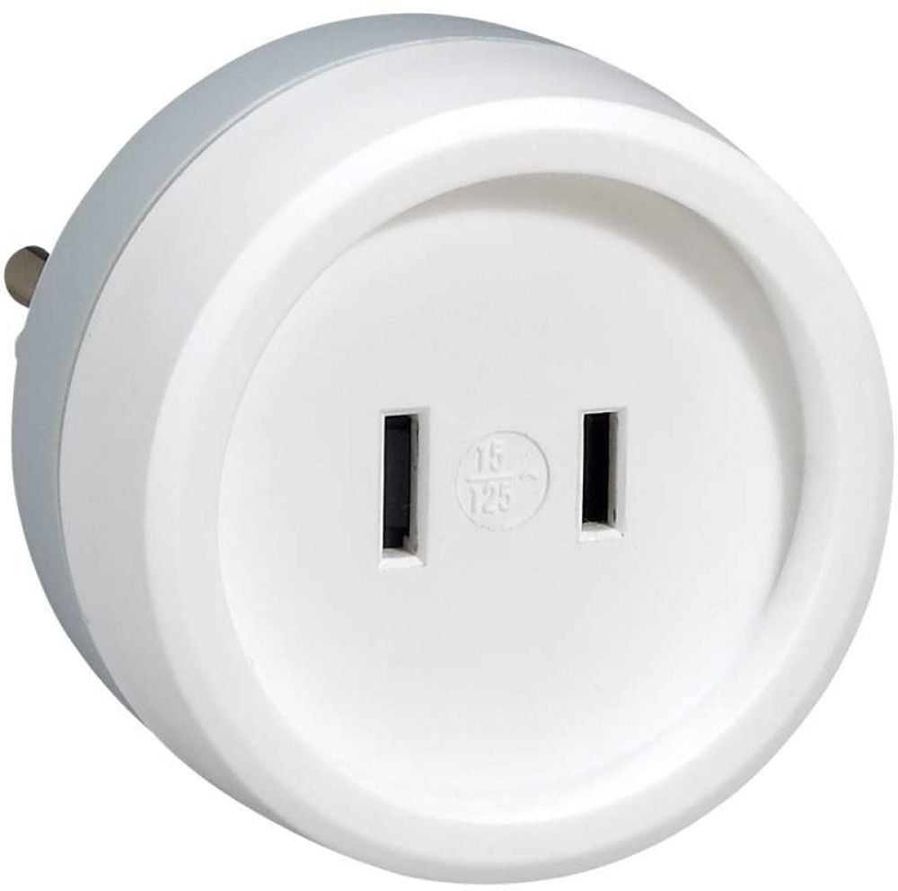C2G US to European Standard Adapter with Safety Shuters - Stroomconnectoradapter