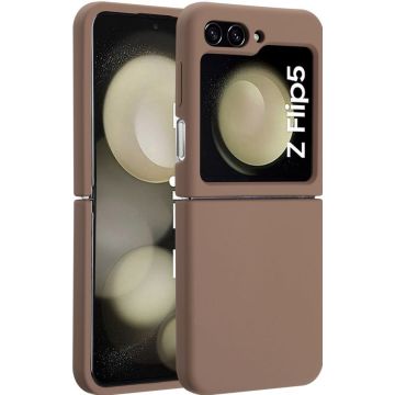 Accezz Liquid Silicone Backcover met MagSafe Samsung Galaxy Z Flip 5 - Lichtbruin