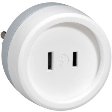 C2G US to European Standard Adapter with Safety Shuters - Stroomconnectoradapter