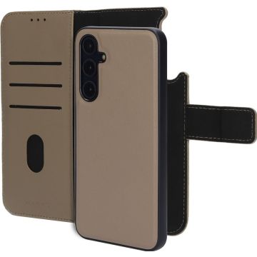 Luxe 2 in 1 Wallet Case gemaakt van echt leer Ben je opzoek naar een beschermhoesje dat zowel functioneel als stijlvol is? Dan is deze wallet case van Mobiparts de perfecte keuze. Dit hoesje heeft een ruime portemonnee functie en geschikt voor bankpasjes,