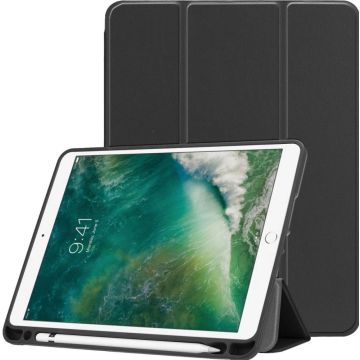 Accezz Trifold Bookcase iPad 6 (2018) 9.7 inch / iPad 5 (2017) 9.7 inch / Air 2 (2014) / Air 1 (2013) - Zwart