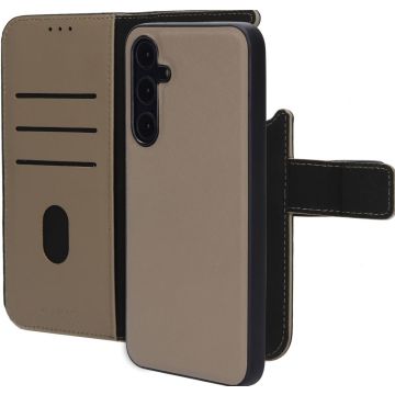 Luxe 2 in 1 Wallet Case gemaakt van echt leer Ben je opzoek naar een beschermhoesje dat zowel functioneel als stijlvol is? Dan is deze wallet case van Mobiparts de perfecte keuze. Dit hoesje heeft een ruime portemonnee functie en geschikt voor bankpasjes,