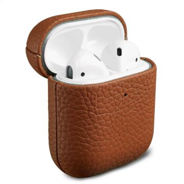 <p>Op zoek naar een strakke look voor jouw Apple AirPods? De Echt Lederen AirPods cases van Accezz zorgen voor een unieke en verfijnde uitstraling voor jouw oordopjes. Daarnaast zorgt het hoesje voor de alledaagse bescherming tegen krassen en stoten.</p><