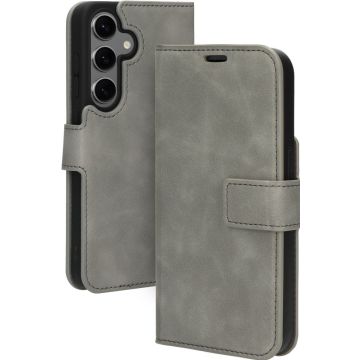 Kenmerken Classic Wallet case met extra opbergvak aan de achterkant Ontwerp: functioneel, uitstekende pasvorm en zeer slank Smart: smart ontwerp met aan de achterzijde een extra opbergvak voor contactloos betalen of OV-chip kaart Sluiting: magnetisch, naa