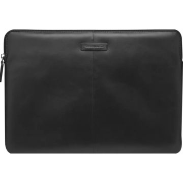 <p>Met deze dbramante1928 Skagen Pro Sleeve geef je jouw laptop gemakkelijk een stijlvolle uitstraling. De hoes is gemaakt van echt leder, dat op een milieubewuste manier is verzameld. De tas is namelijk CO₂-neutraal gemaakt, wat inhoudt dat het fabricage