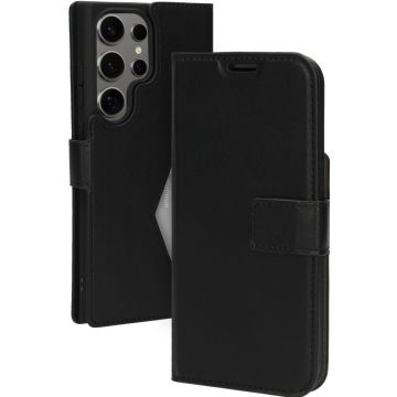 Kenmerken: Classic Wallet Case met extra opbergvak aan de achterkant Ontwerp: functioneel, uitstekende pasvorm en zeer slank Smart: smart ontwerp met aan de achterzijde een extra opbergvak voor contactloos betalen of OV-chip kaart Sluiting: magnetisch, na
