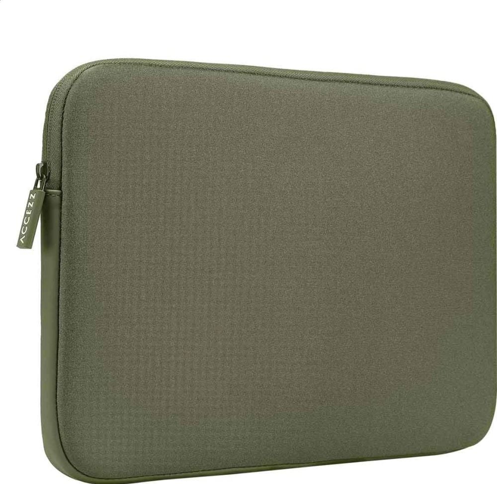 <p>De Laptop Sleeve van Accezz is een praktische en beschermende hoes voor het meenemen van jouw laptop. Of je nou met de trein, fiets of auto naar je